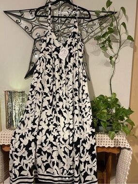 Black & White Floral Maxi Dress NWT